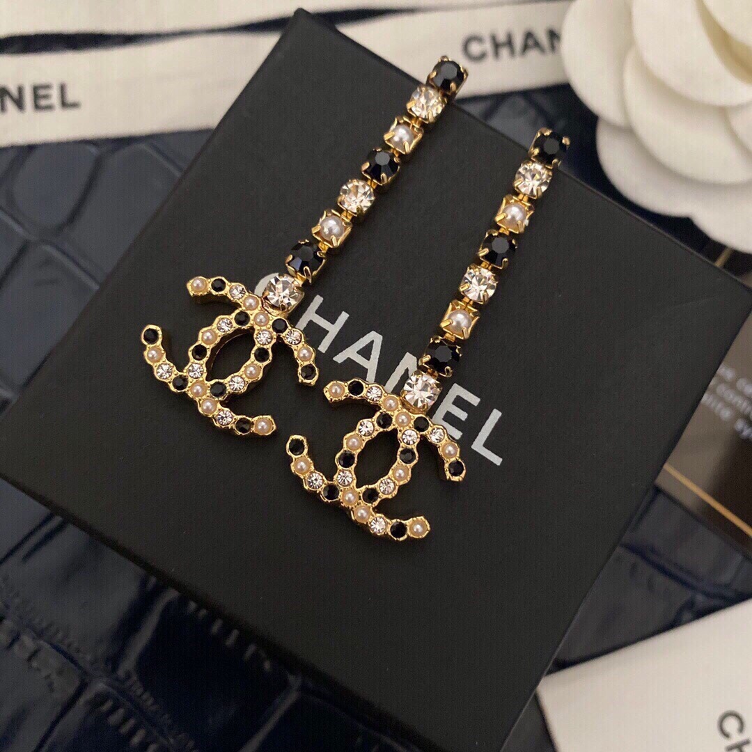 CC CC DROP EARRINGS