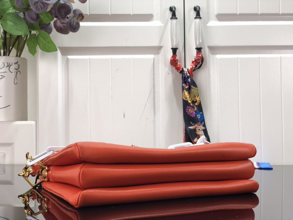 LUV COUSSIN PM 26CM TERRACOTTA BROWN