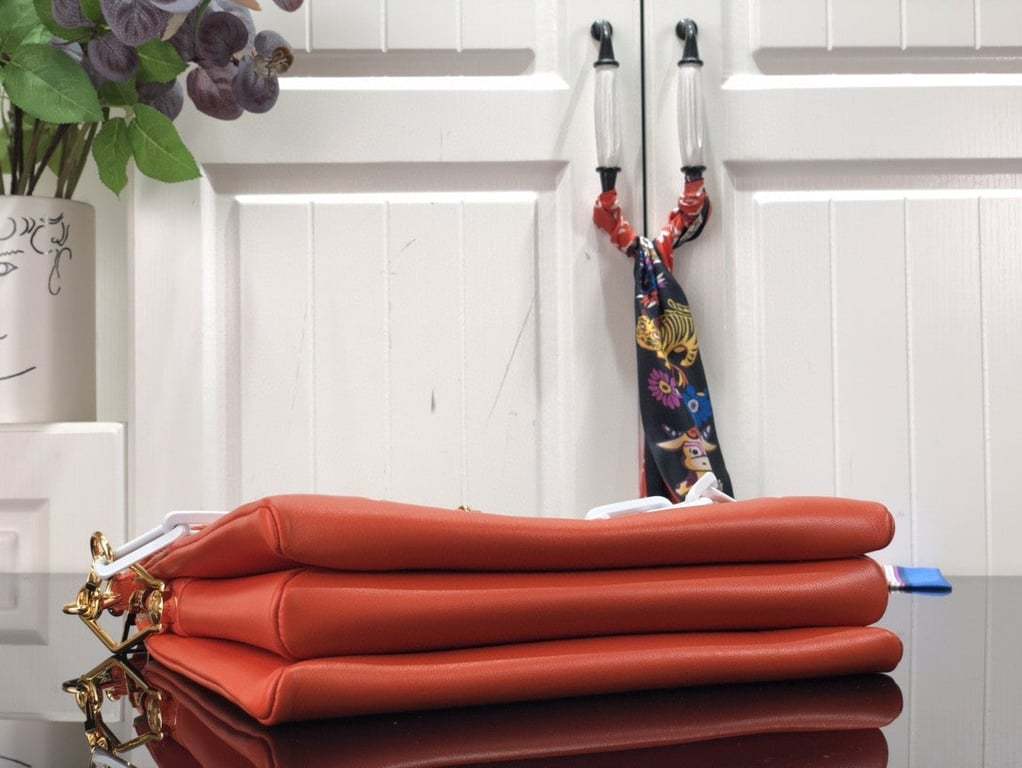 LUV COUSSIN PM 26CM TERRACOTTA BROWN