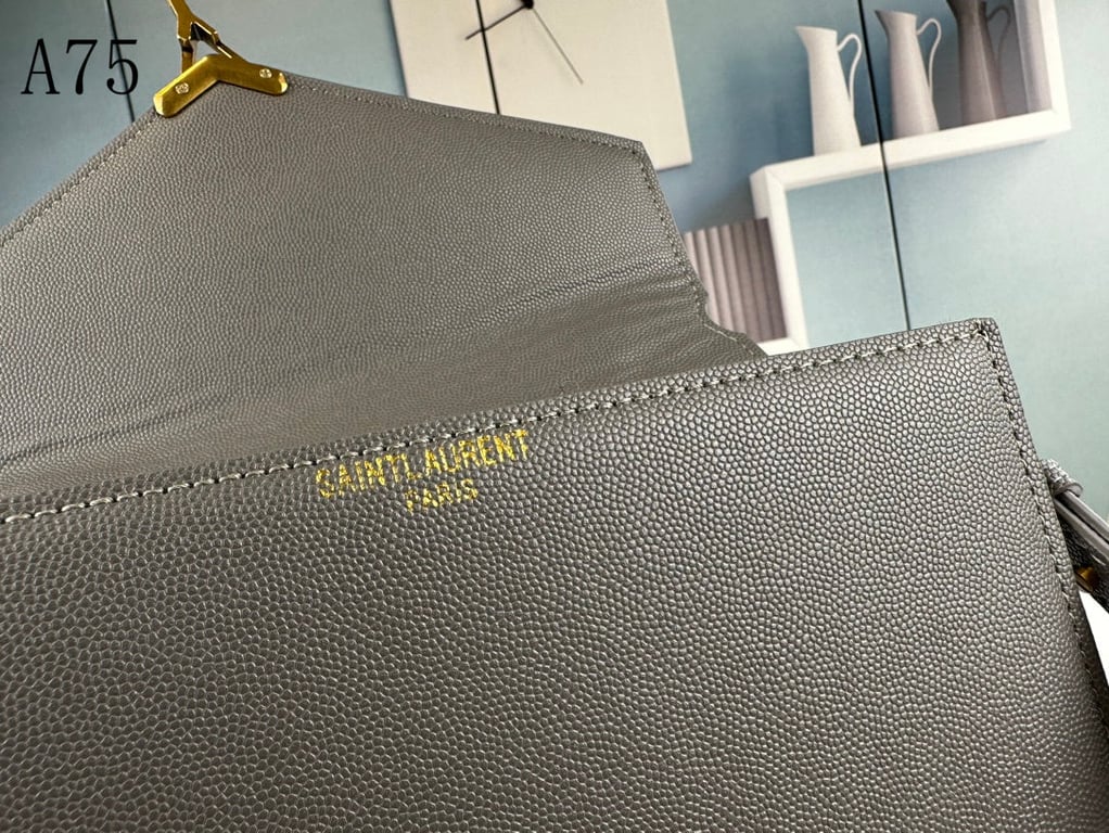 SAINT LAURENT CASSANDRA MEDIUM TOP HANDLE IN GRAIN DE POUDRE EMBOSSED FOG LEATHER 24CM