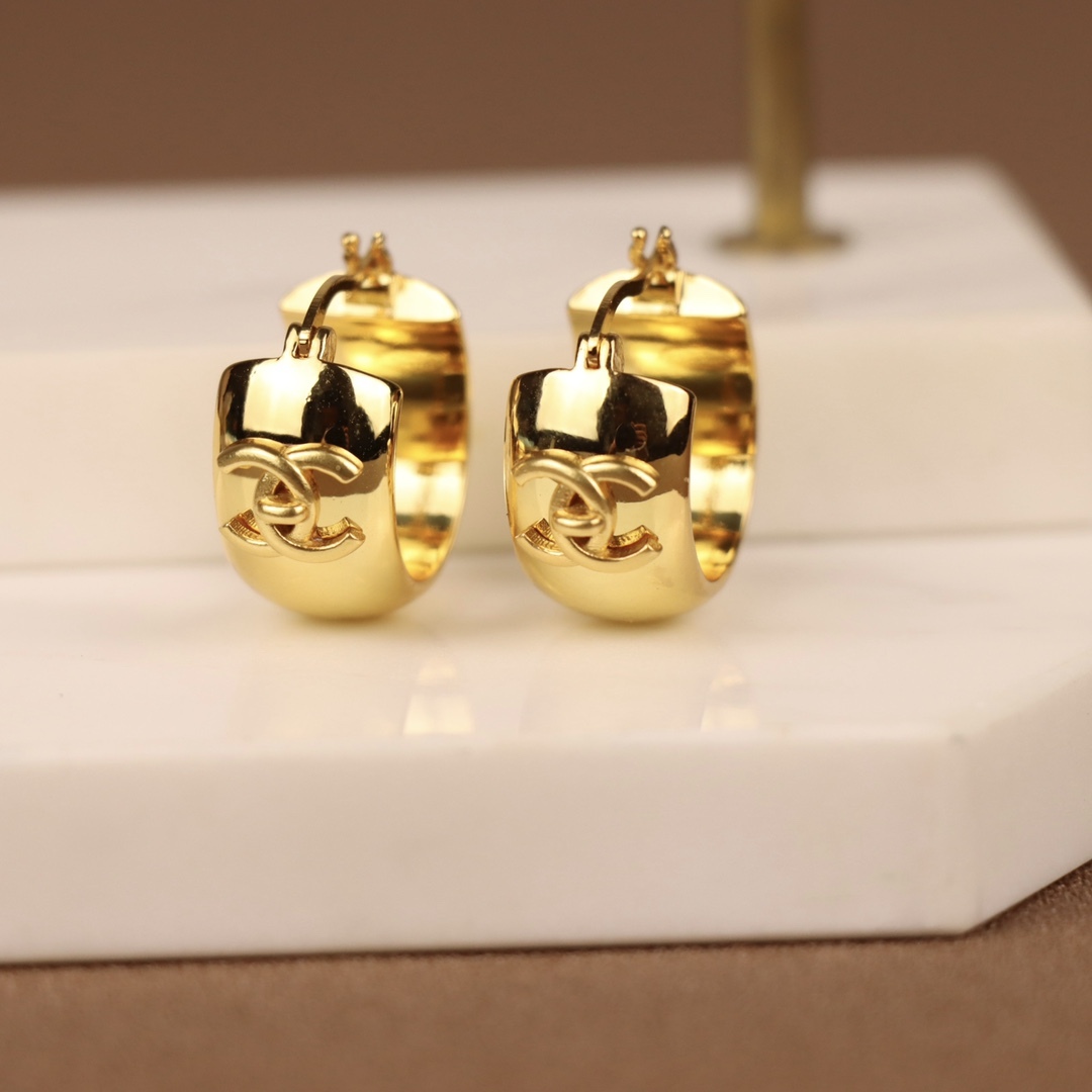 CC CC HOOP EARRINGS