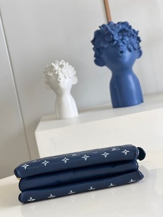 LUV NAVY BLUE COUSSIN PM 26CM