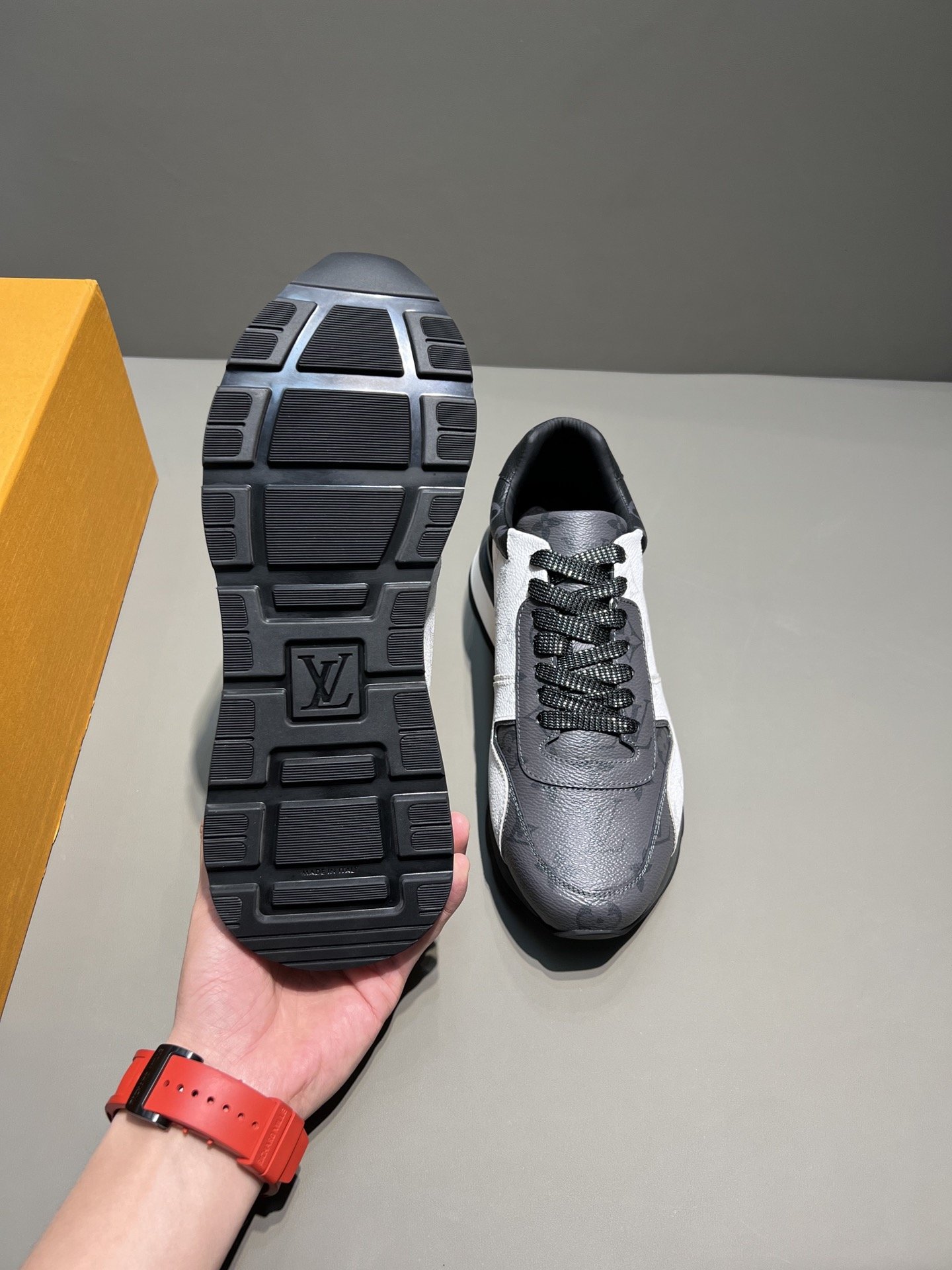 LUV RUN AWAY SNEAKER MONOGRAM CANVAS BLACK/WHITE/GREY