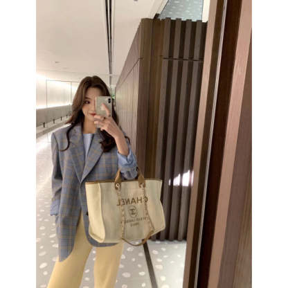 Canvas Large Deauville Pearl Tote Bag A66941