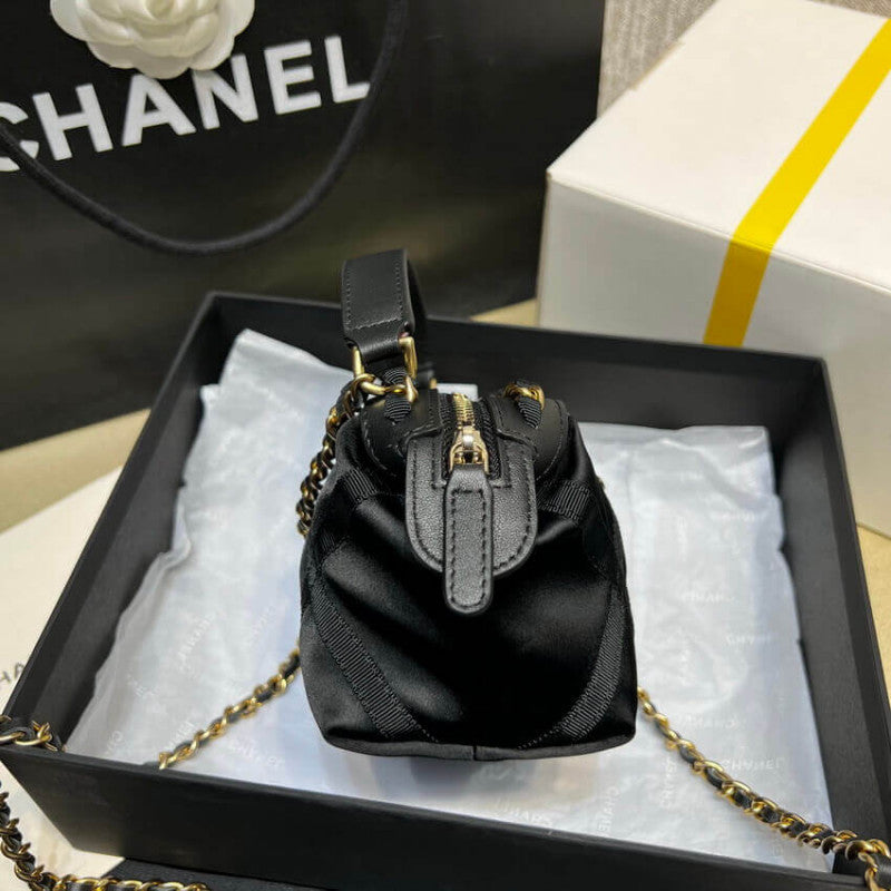 Clutch With Chain in Nylon Grosgrain AP2669 Black