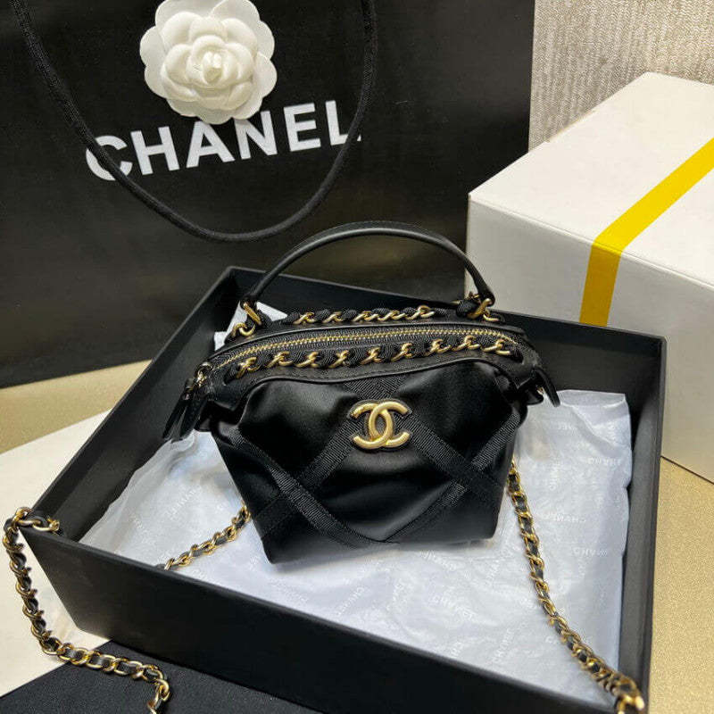 Clutch With Chain in Nylon Grosgrain AP2669 Black