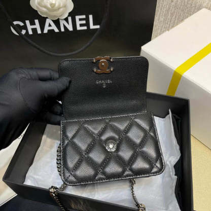 Enamel Handle Clutch with Chain in Grained Calfskin AP2758