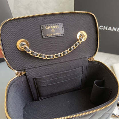 Mini Vanity Case With Chain AP1472