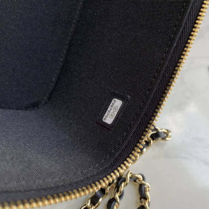 Mini Vanity Case With Chain AP1472