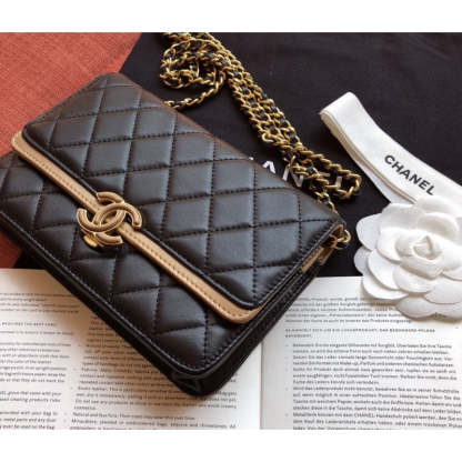 Small Flap Bag A57275 Black/Gold