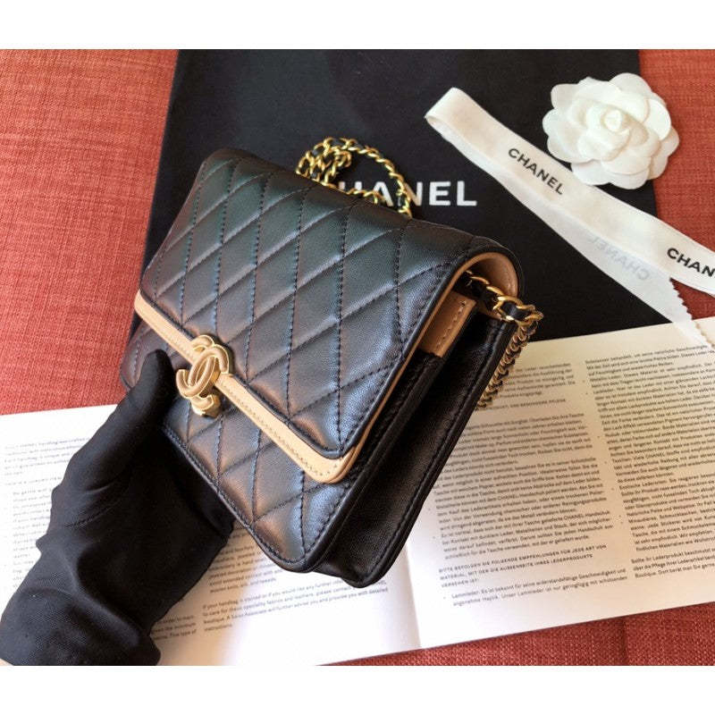 Small Flap Bag A57275 Black/Gold