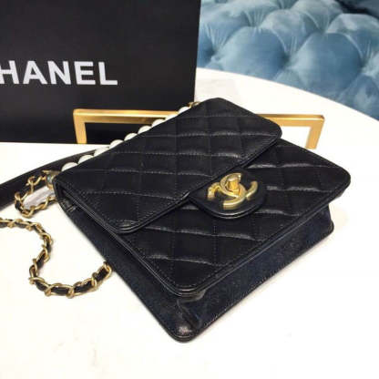 Small Pearl Chain Flap Bag AS0584
