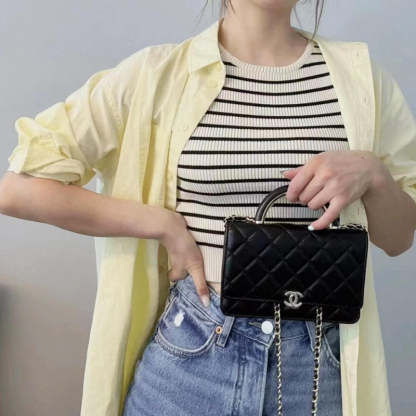 Wallet On Chain Top Handle Lambskin WOC AP2844 Black