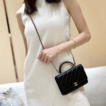 Wallet On Chain Top Handle Lambskin WOC AP2844 Black