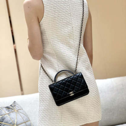 Wallet On Chain Top Handle Lambskin WOC AP2844 Black