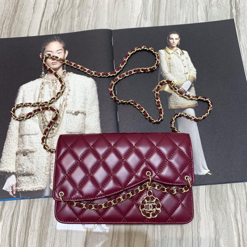 WOC Chain Flap Bag 86066