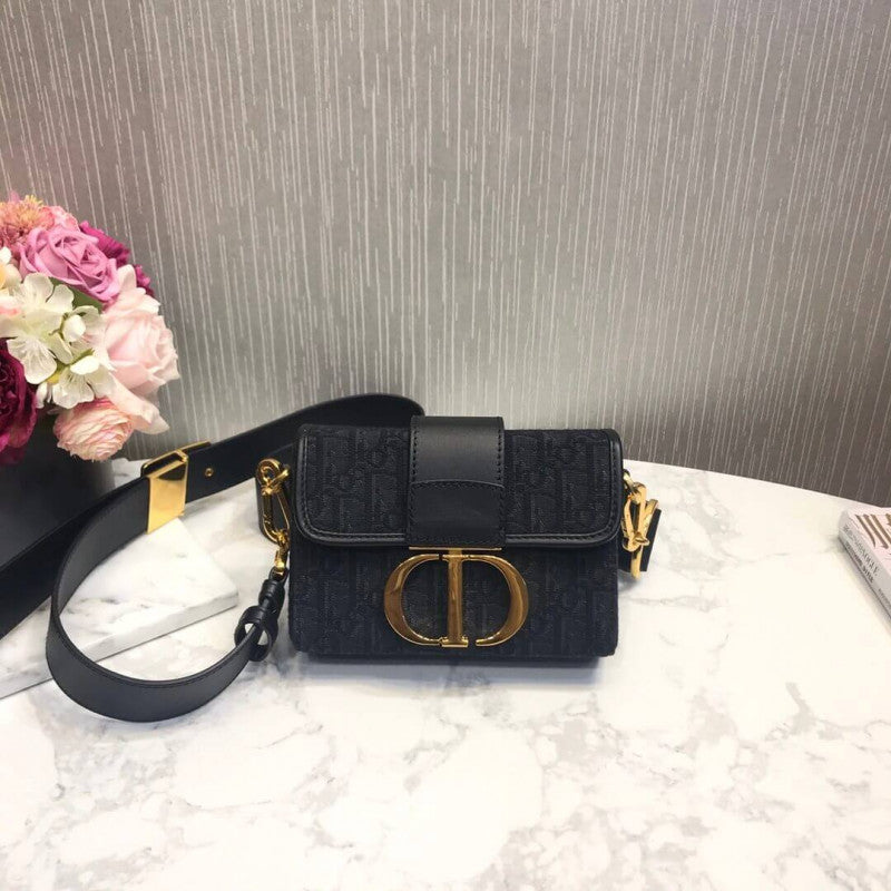 30 Montaigne Box Bag Oblique Jacquard M9204