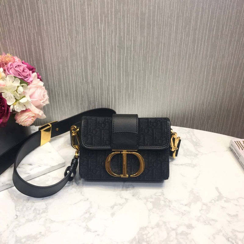 30 Montaigne Box Bag Oblique Jacquard M9204