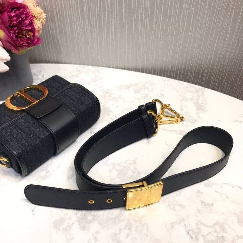 30 Montaigne Box Bag Oblique Jacquard M9204