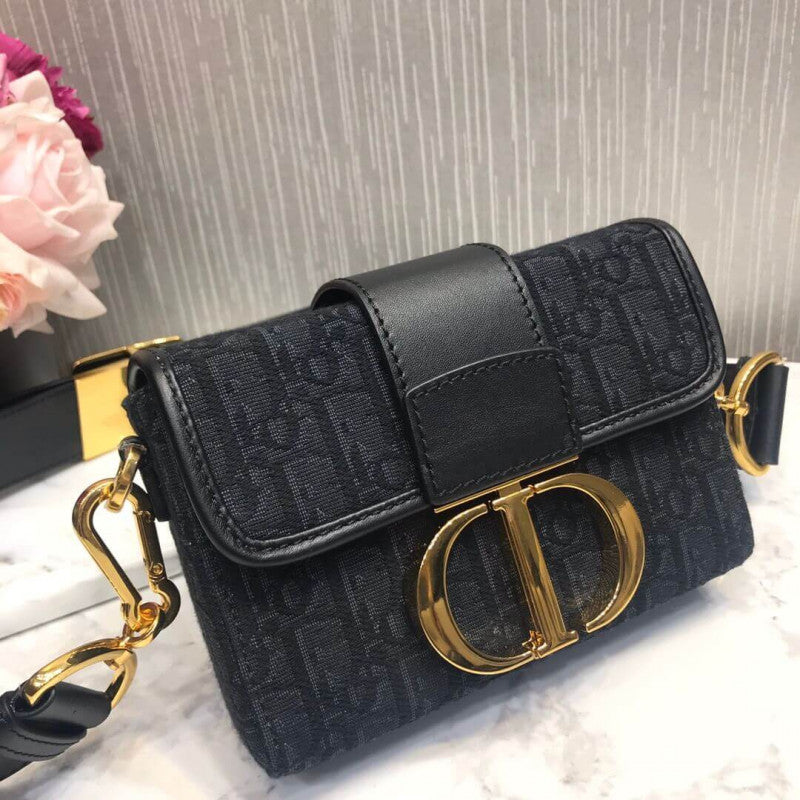 30 Montaigne Box Bag Oblique Jacquard M9204