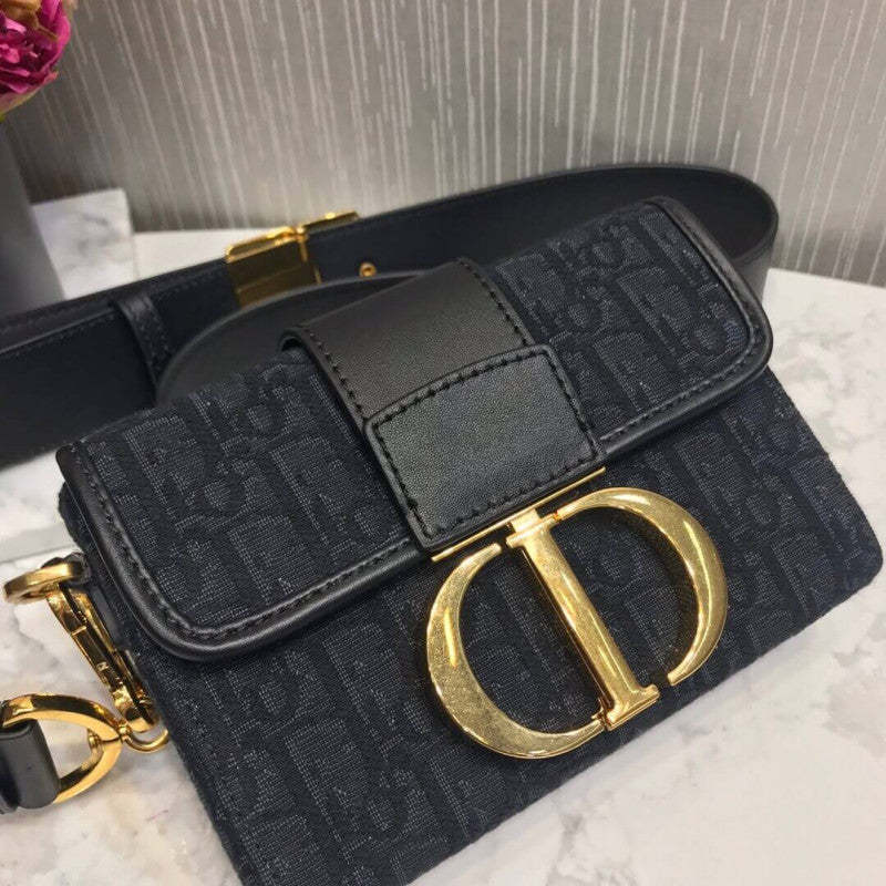 30 Montaigne Box Bag Oblique Jacquard M9204