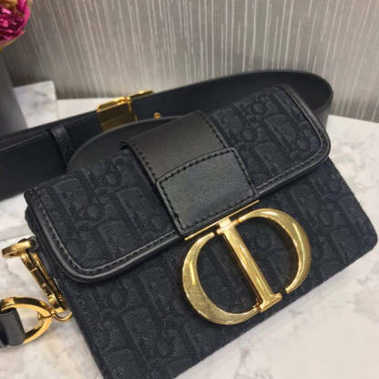 30 Montaigne Box Bag Oblique Jacquard M9204