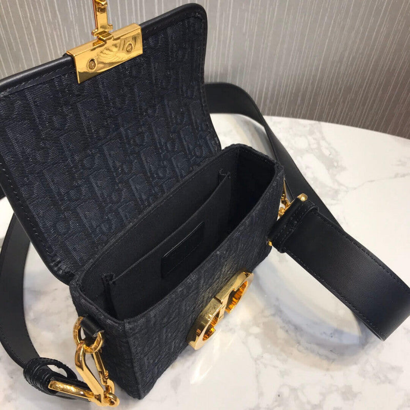 30 Montaigne Box Bag Oblique Jacquard M9204