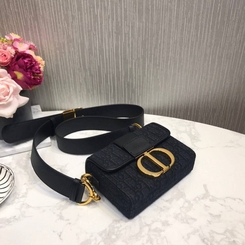 30 Montaigne Box Bag Oblique Jacquard M9204