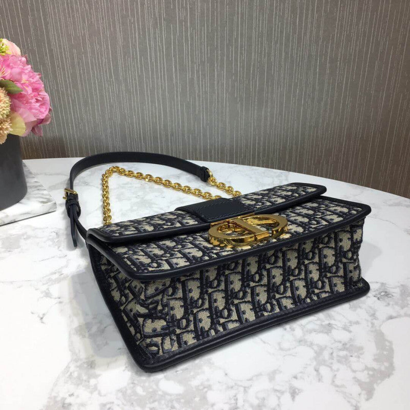 30 Montaigne Flap Chain Bag M9208
