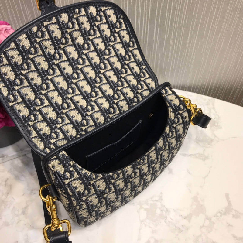 Medium Bobby Bag in Oblique Jacquard M9319