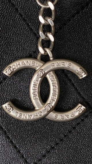 CC vintage hobo bag 31 black lambskin