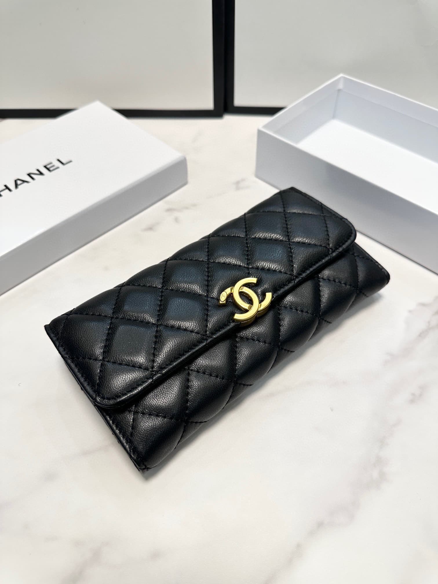 CHL LONG FLAP WALLET BLACK 19CM
