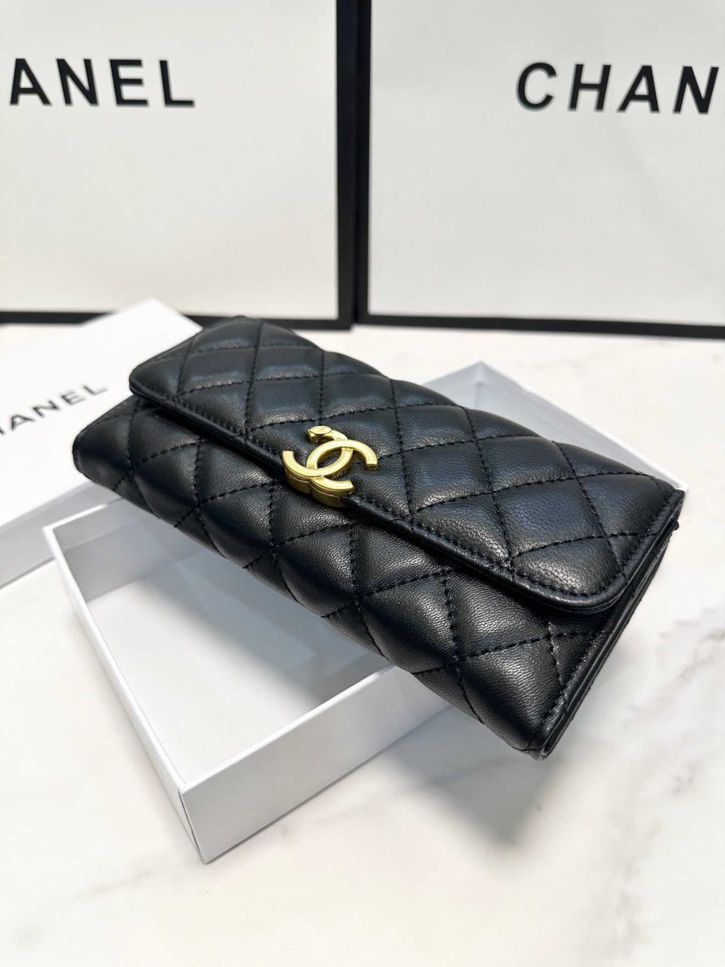 CHL LONG FLAP WALLET BLACK 19CM