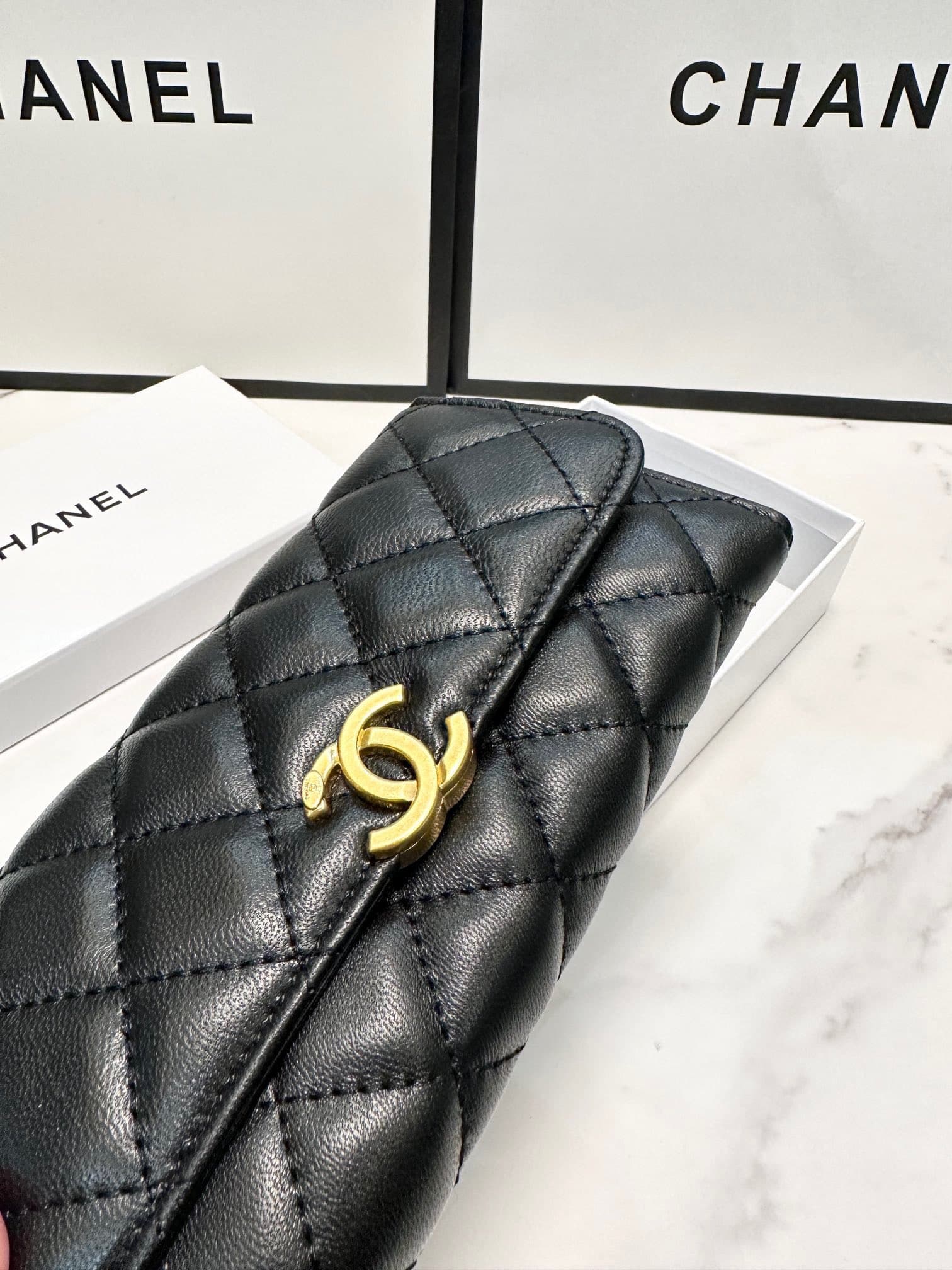 CHL LONG FLAP WALLET BLACK 19CM