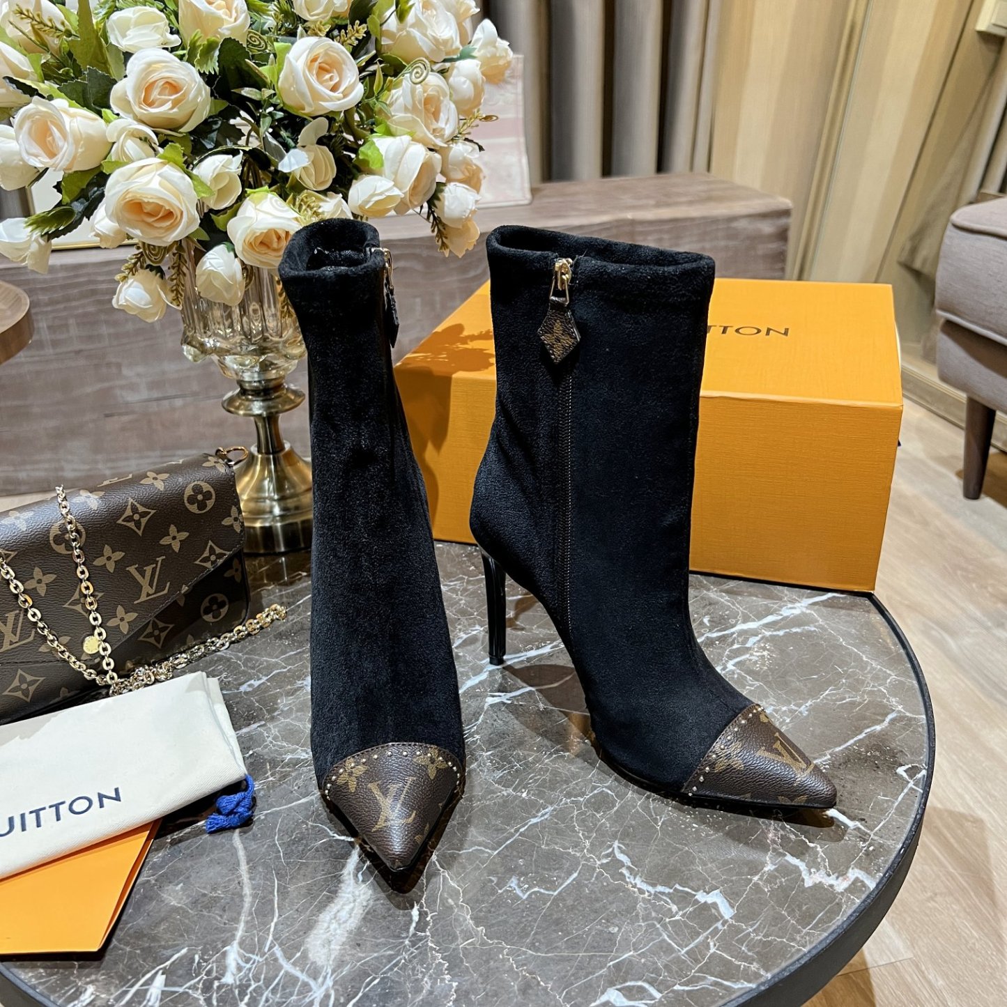 LUV WOMEN’S CHERIE ANKLE BOOTS BLACK