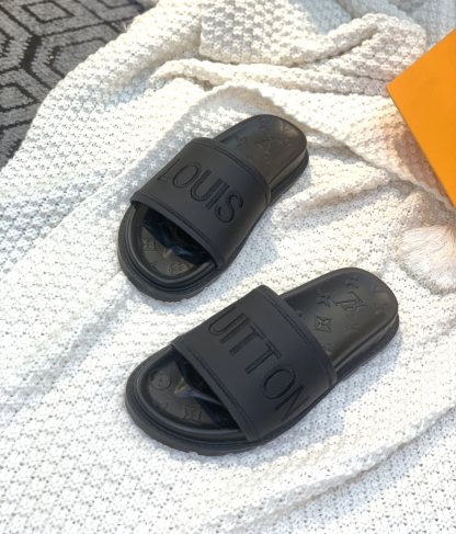 LUV WOMEN’S POOL PILLOW FLAT COMFORT MULE BLACK