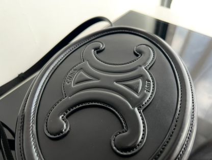 CE CROSSBODY OVAL PURSE CUIR TRIOMPHE IN SMOOTH CALFSKIN BLACK 10I703DPQ38NO