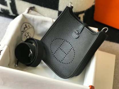 HM EVELYNE 16 AMAZONE BLACK BAG