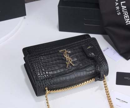 SAINT LAURENT SUNSET MEDIUM CHAIN GAB IN CROCODILE EMBOSSED SHINY BLACK GOLD 22CM