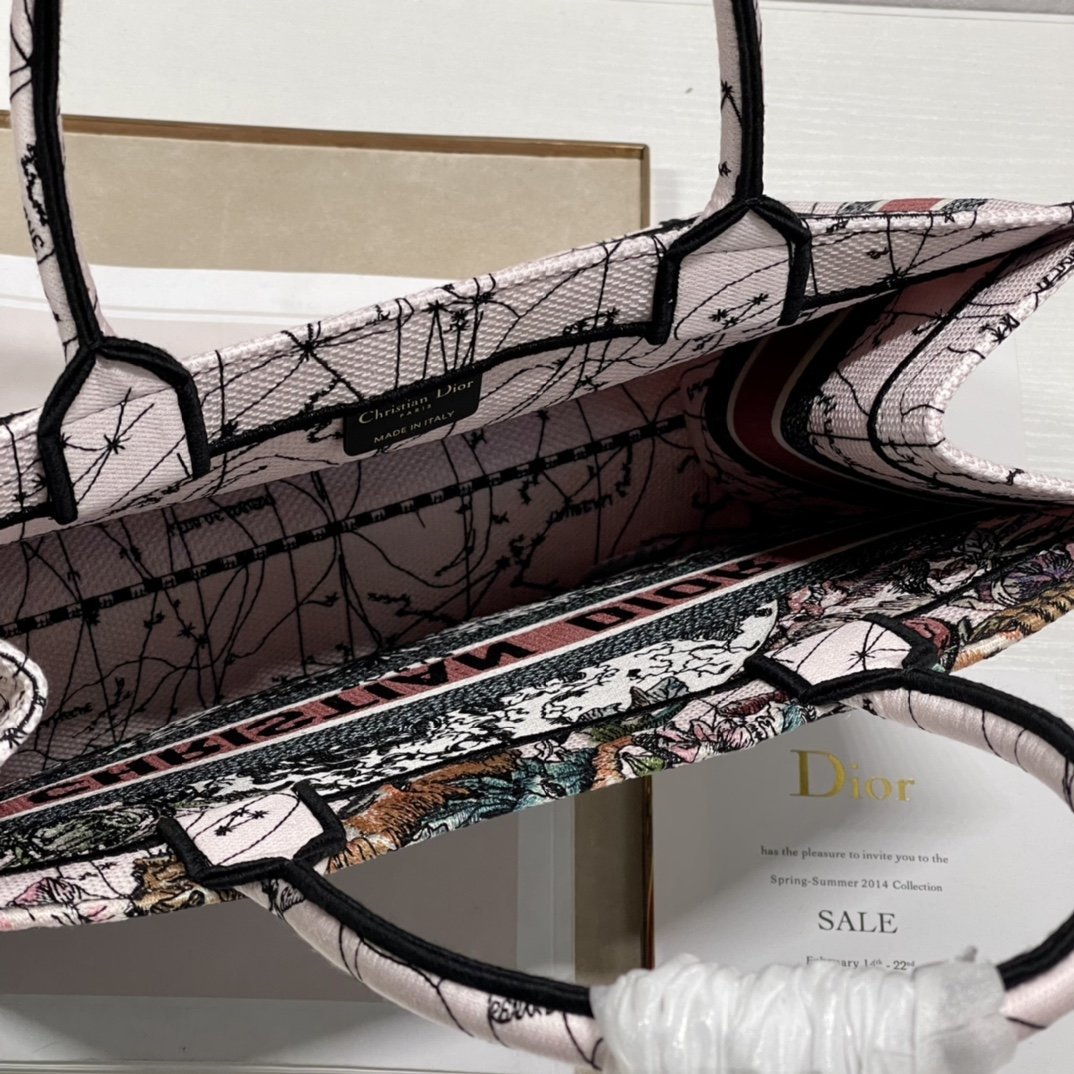 DI Medium Book Tote Multicolor Constellation Embroidery, Multicolor, For Women Women’s Handbags, Shoulder Bags, 36cm CD M1296ZRHP_M884