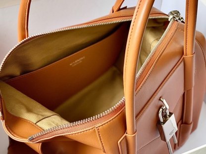 gv Small Antigona Soft Bag Pumpkin For Women, Handbags, Shoulder Bags 17.7in/45cm GVC 