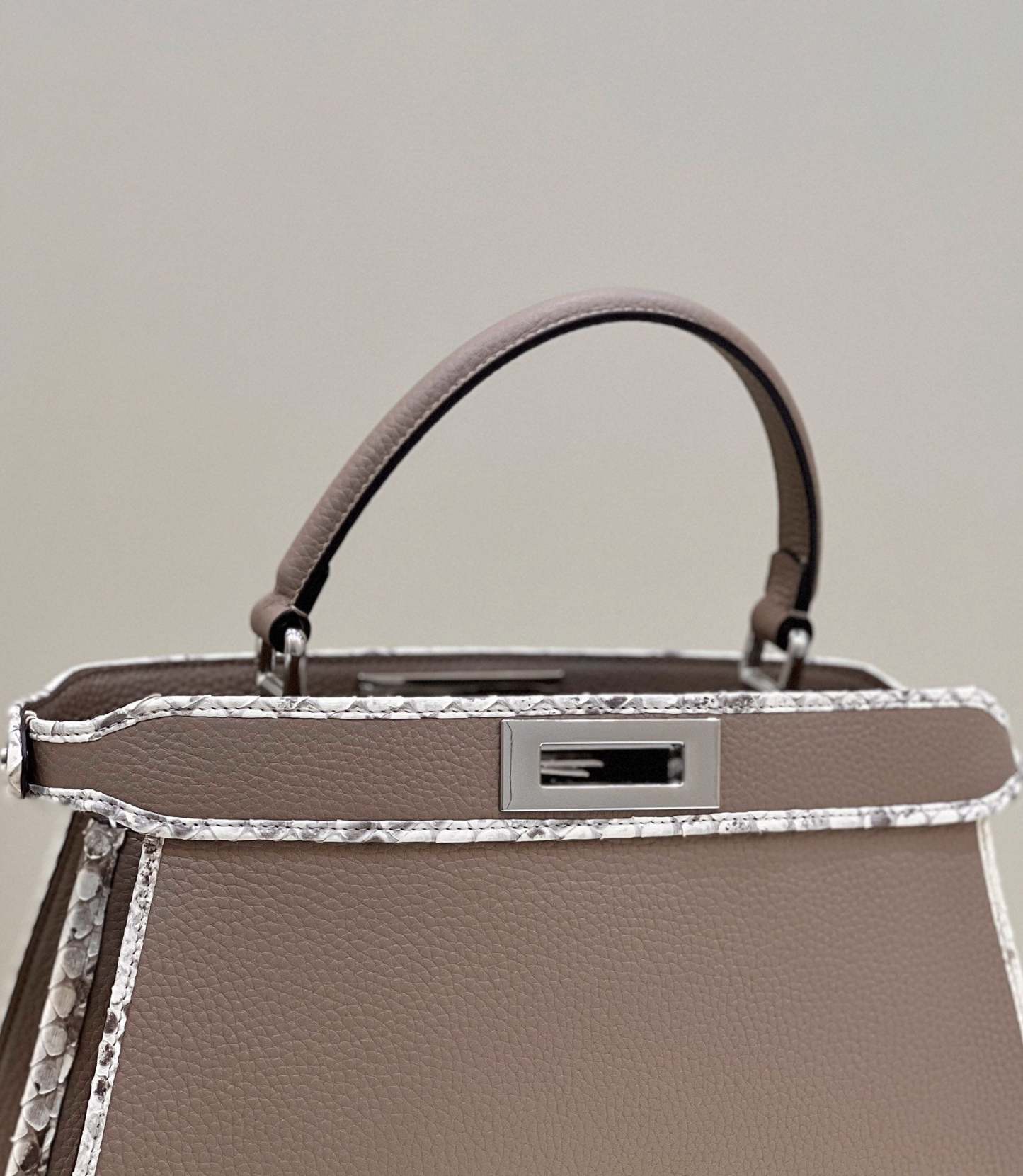 FI Peekaboo ISeeU Medium Greige For Women, Women&#8217;s Handbags, Shoulder Bag 13.1in/33.5cm FF