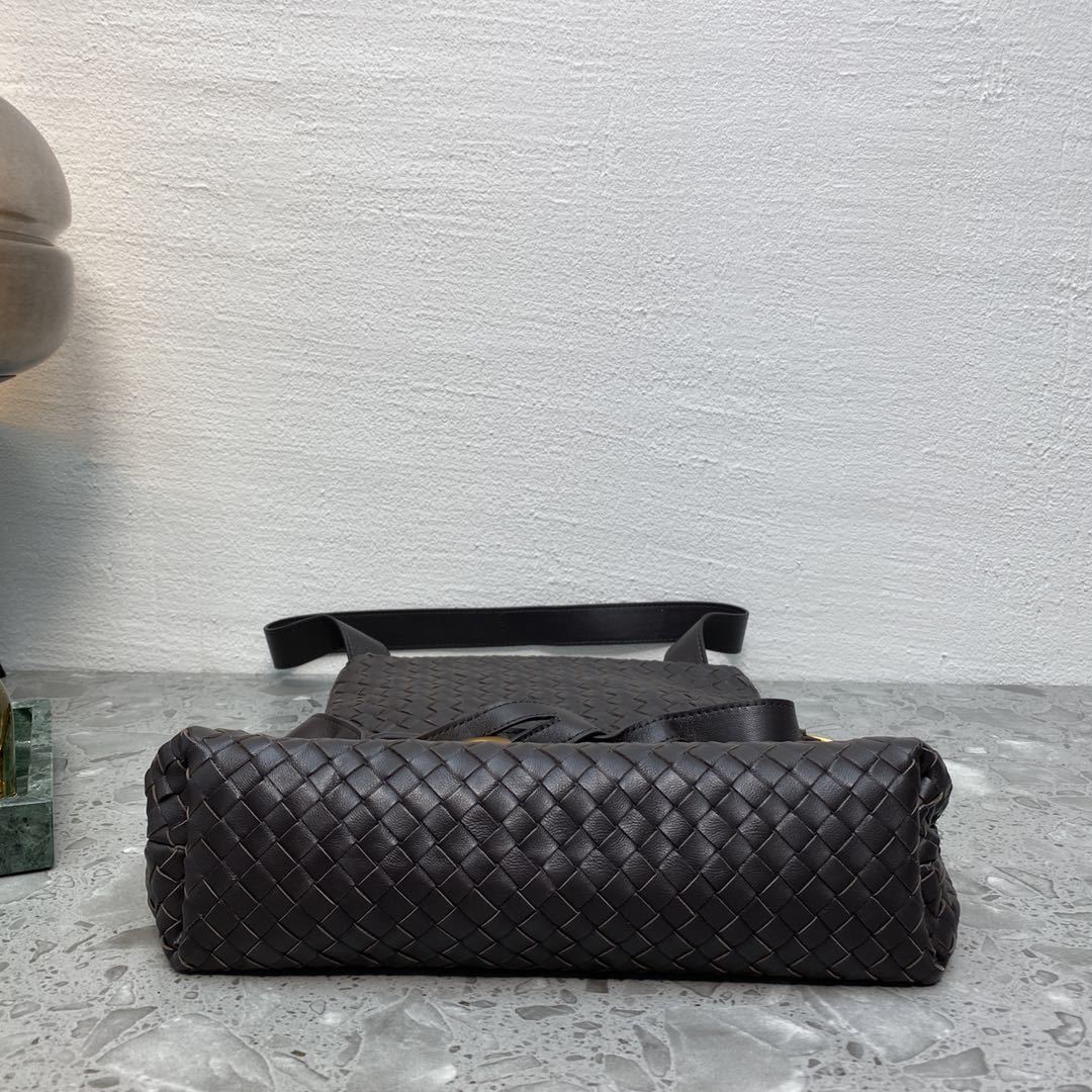 BV Intrecciato Shoulder Bag Purple, For Women, Women’s Bags 10.2in/26cm