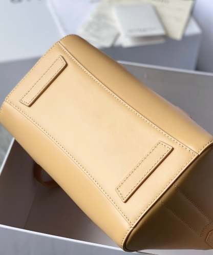 gv Mini Antigona Lock Bag Caramel For Women, Handbags, Shoulder Bags 8.7in/22cm GVC
