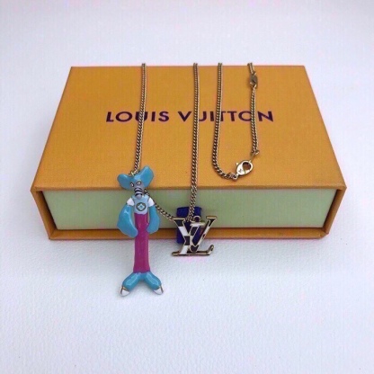 LV GOLD NECKLACE