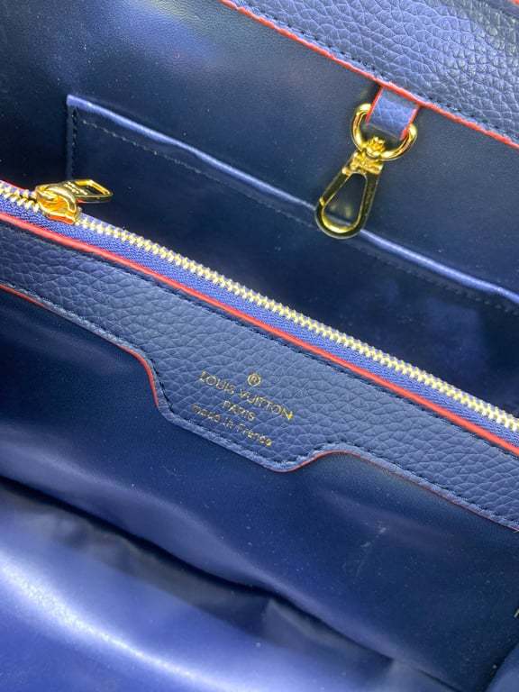 LUV CAPUCINES MM BLUE