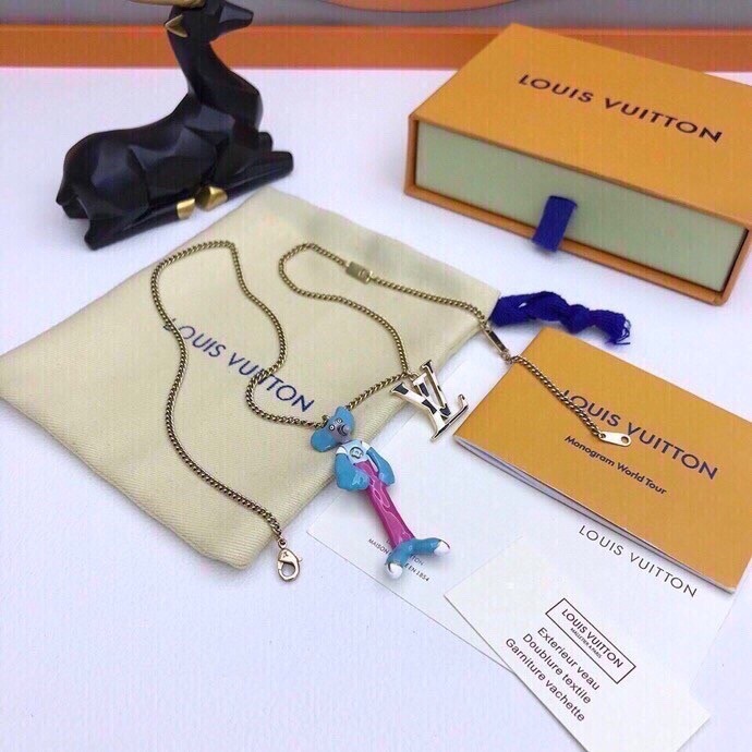 LV GOLD NECKLACE