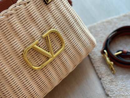 VLA 25CM BEIGE GARAVANI WO VLOGO SMALL WICKER BASKET BAG