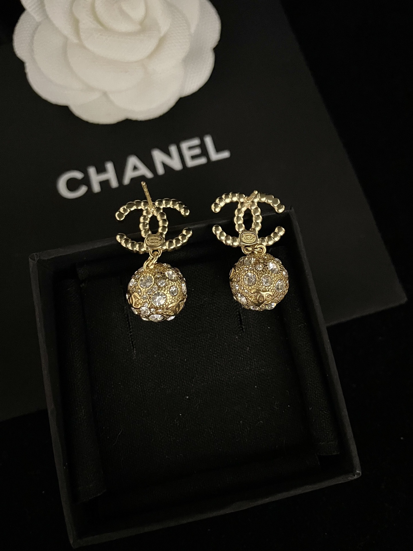 CC NEW CC GOLD BALL CRYSTAL PEARL DROP EARRINGS