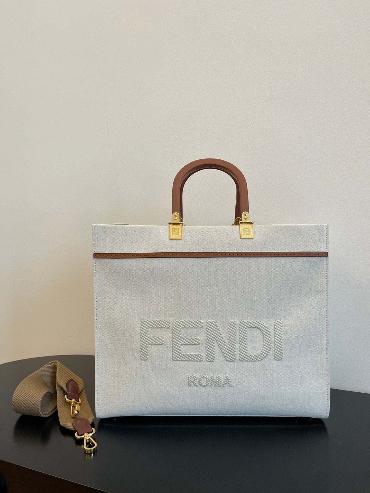 FI Sunshine Medium Tote Bag Light Grey Canvas For Women, Women’s Bags, Shoulder Bags 13.8in/35cm FF 8BH386